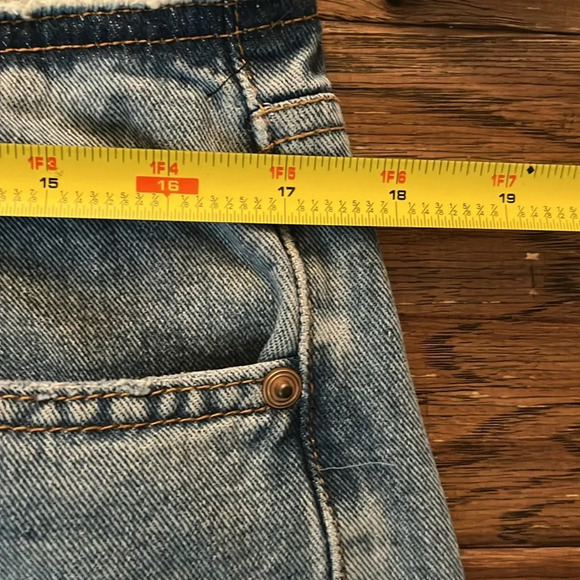 Fashion Nova Flaunting It Baggy Ripped Denim Bermuda Shorts Size 11 - Picture 7 of 9